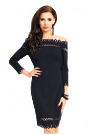 Rochie cu umerii goi cu decupaje
